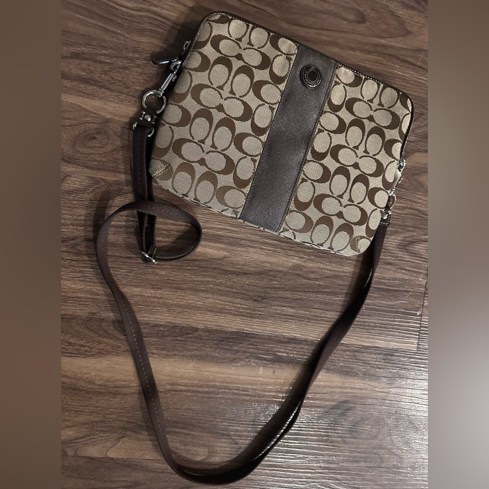 Coach Brown Crossbody Bag Pre-owned - Picture 4 of 6